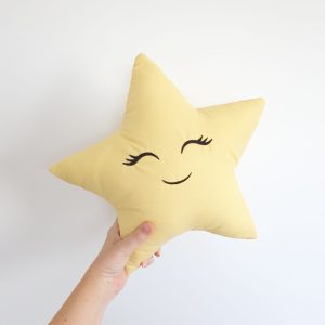 Cojín estrella mediano hecho a tu gusto